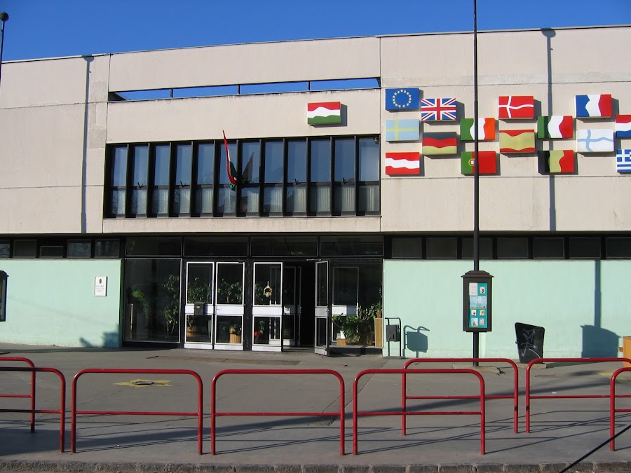 Gagarin Általános Iskola Tanuszodája