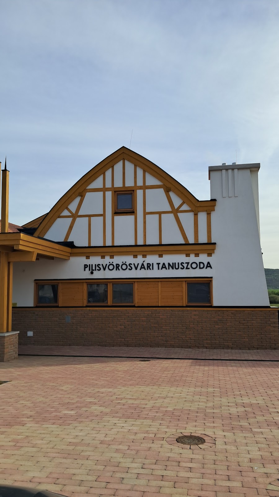 Pilisvörösvári Tanuszoda
