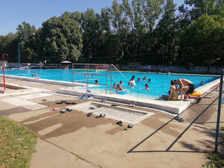 Borostyán Strandfürdő
