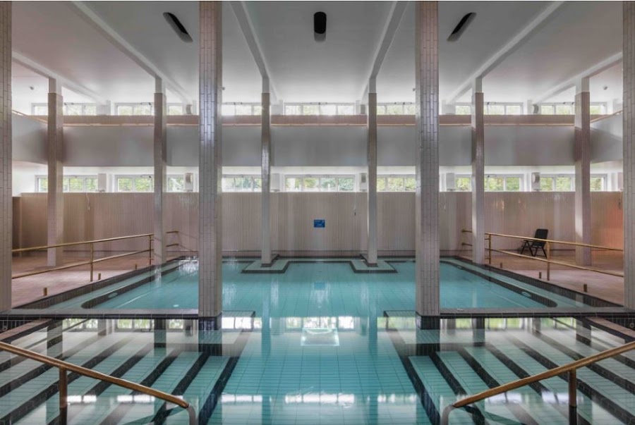 Élménymedence