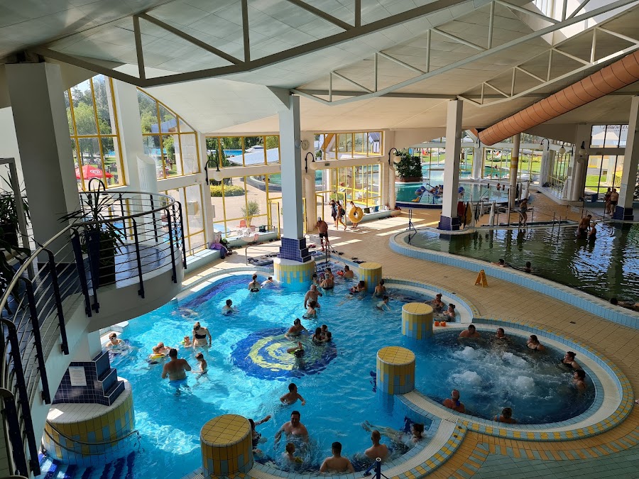 Outdoor thermal bath