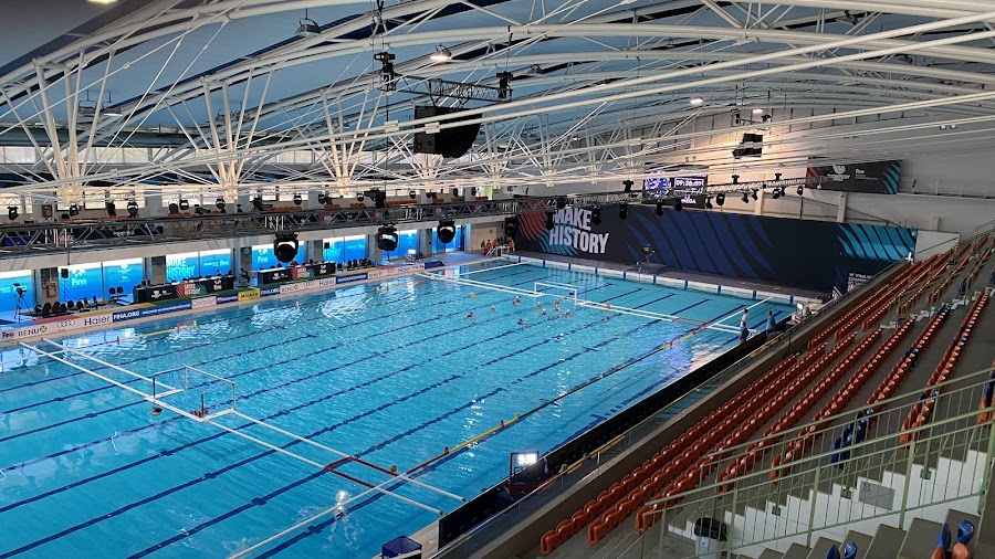 Uszoda és Sportcsarnok