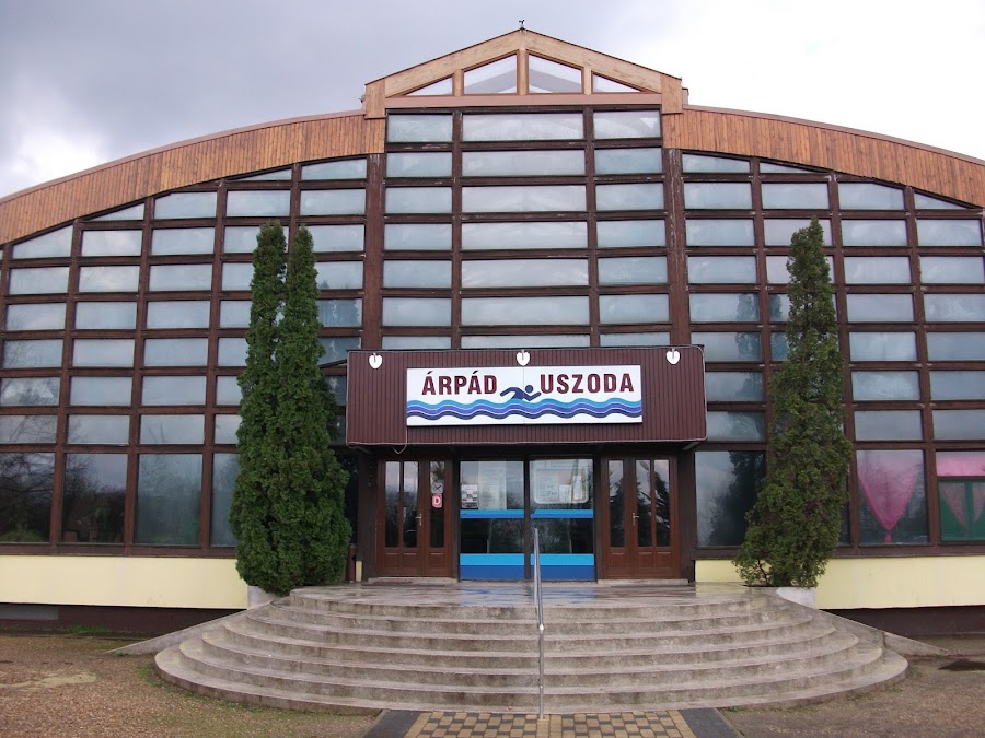 Úszómedence